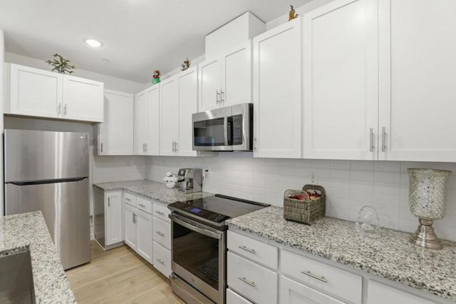 12185 Coal Creek Way, Rancho Cordova, CA 95742