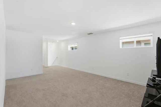 12185 Coal Creek Way, Rancho Cordova, CA 95742