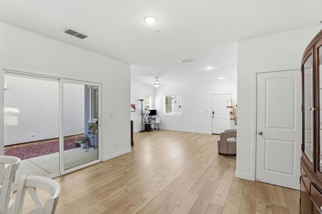 12185 Coal Creek Way, Rancho Cordova, CA 95742