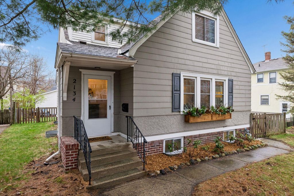2134 Scheffer Avenue, Saint Paul, MN 55116