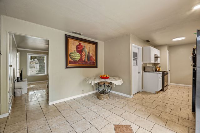 1513 Glynn Oaks Drive, Arlington, TX 76010