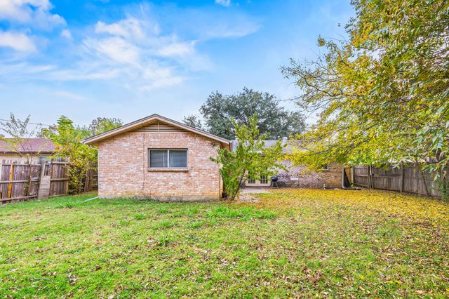 1513 Glynn Oaks Drive, Arlington, TX 76010