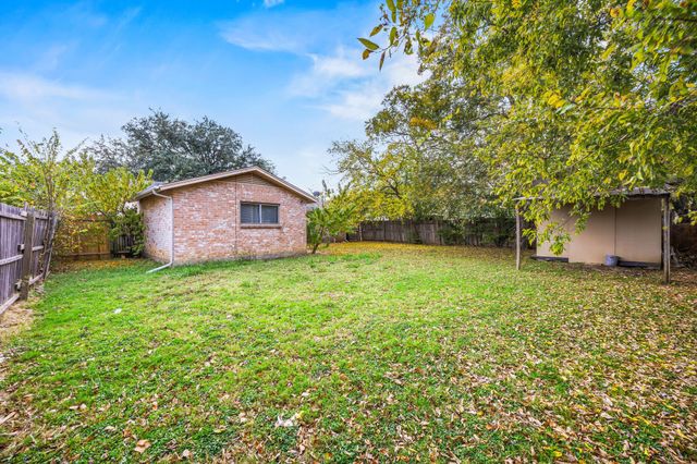 1513 Glynn Oaks Drive, Arlington, TX 76010
