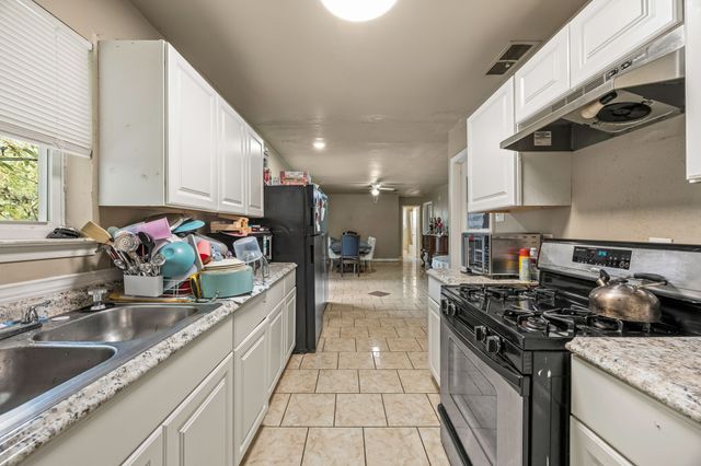 1513 Glynn Oaks Drive, Arlington, TX 76010