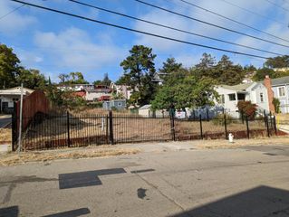 7106 Outlook Avenue, Oakland, CA 94605