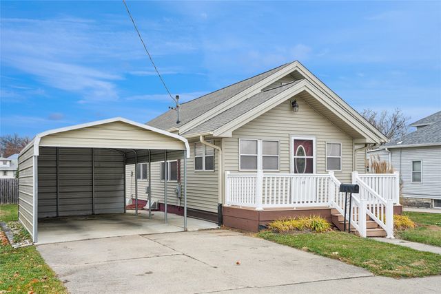 510 N 3rd Avenue E, Newton, IA 50208