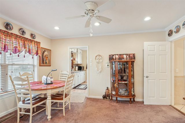 510 N 3rd Avenue E, Newton, IA 50208