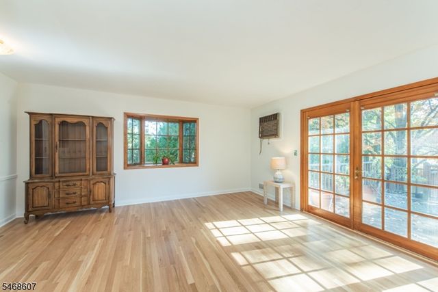 11 Cresthill Rd, Verona Twp., NJ 07044