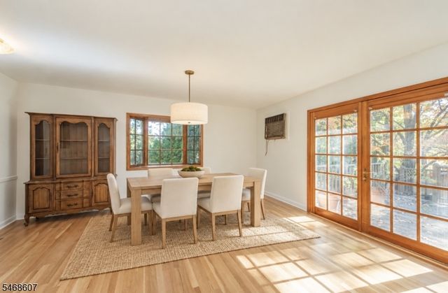 11 Cresthill Rd, Verona Twp., NJ 07044