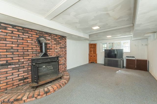 11 Cresthill Rd, Verona Twp., NJ 07044