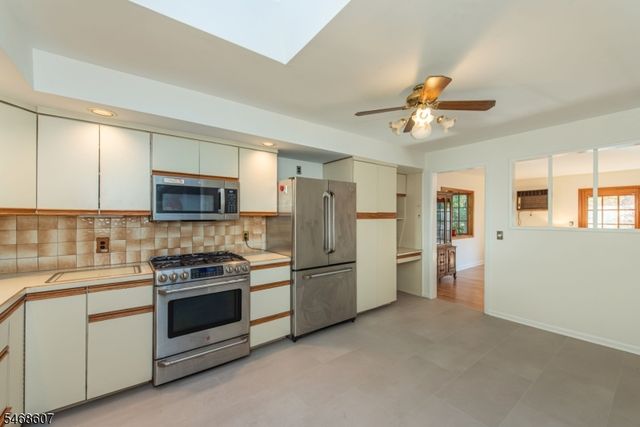 11 Cresthill Rd, Verona Twp., NJ 07044