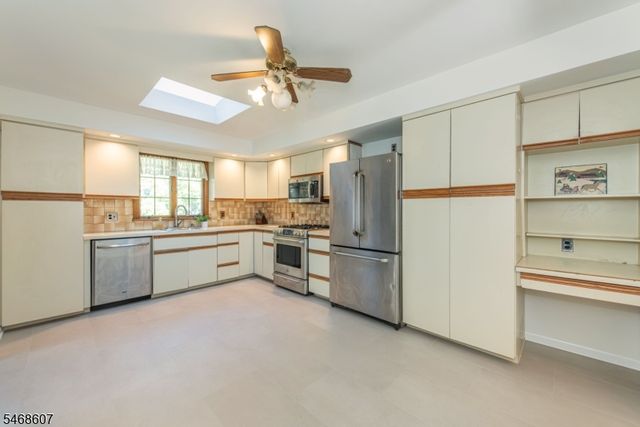 11 Cresthill Rd, Verona Twp., NJ 07044