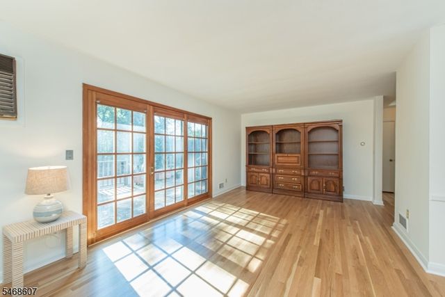 11 Cresthill Rd, Verona Twp., NJ 07044