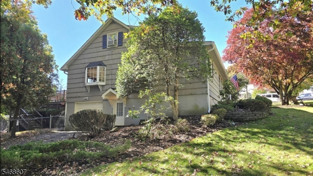 11 Cresthill Rd, Verona Twp., NJ 07044 — photo 3