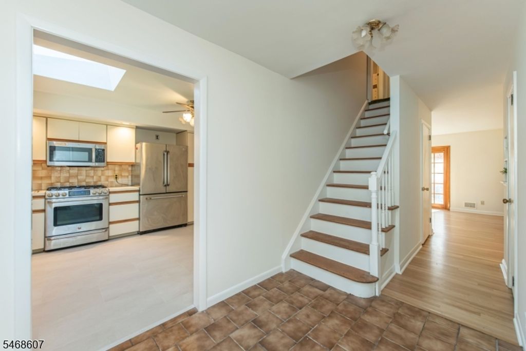 11 Cresthill Rd, Verona Twp., NJ 07044 — photo 5