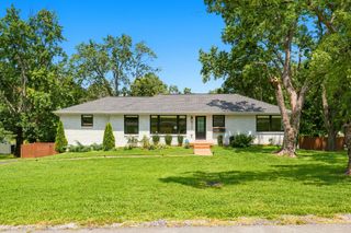 2320 Ridgeland Dr, Nashville, TN 37214