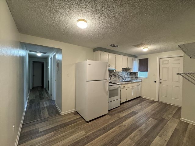 1004 MELROSE STREET B, Seffner, FL 33584