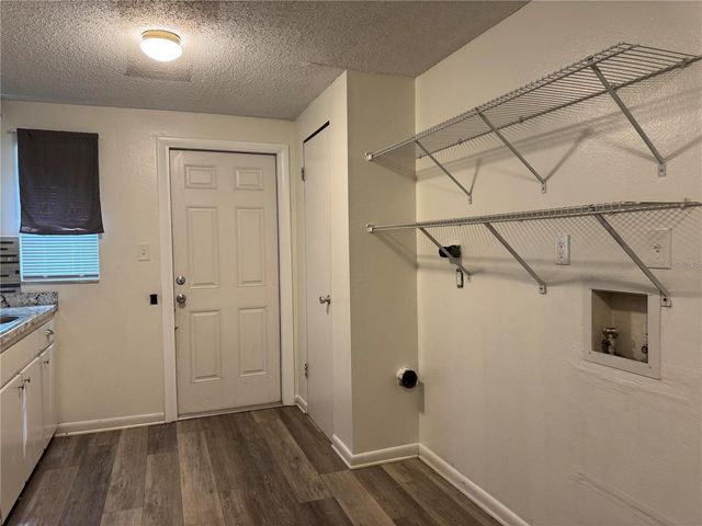 1004 MELROSE STREET B, Seffner, FL 33584