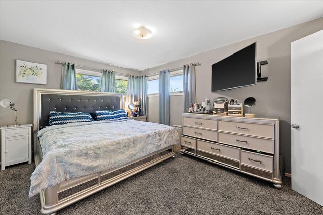 14430 Hyland DRIVE, Brookfield, WI 53005