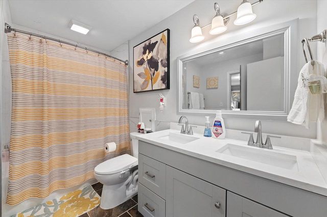 14430 Hyland DRIVE, Brookfield, WI 53005