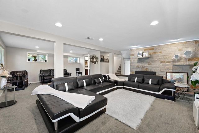 14430 Hyland DRIVE, Brookfield, WI 53005