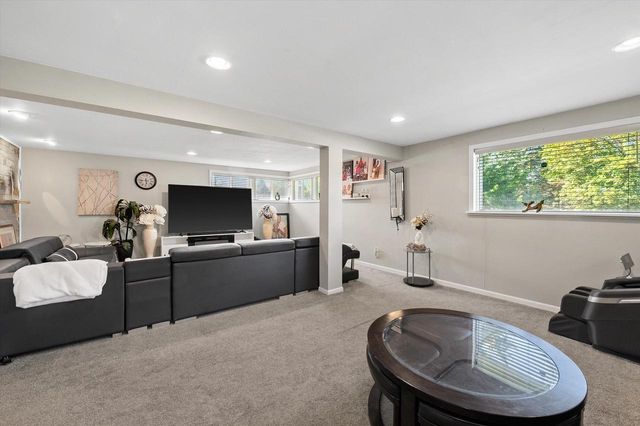 14430 Hyland DRIVE, Brookfield, WI 53005