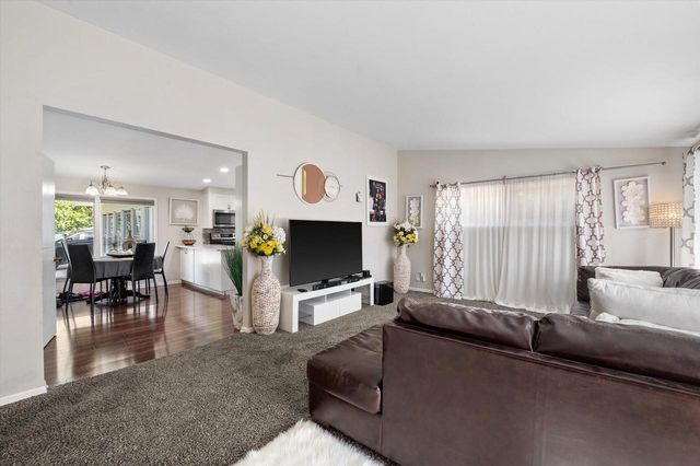 14430 Hyland DRIVE, Brookfield, WI 53005