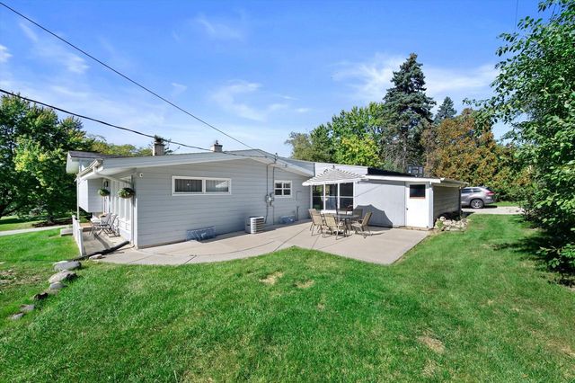 14430 Hyland DRIVE, Brookfield, WI 53005