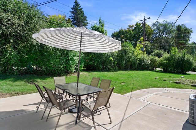 14430 Hyland DRIVE, Brookfield, WI 53005