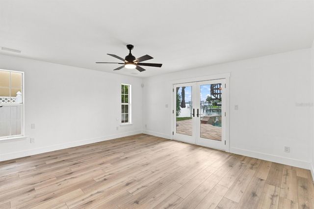 461 PALM ISLAND NE, Clearwater Beach, FL 33767
