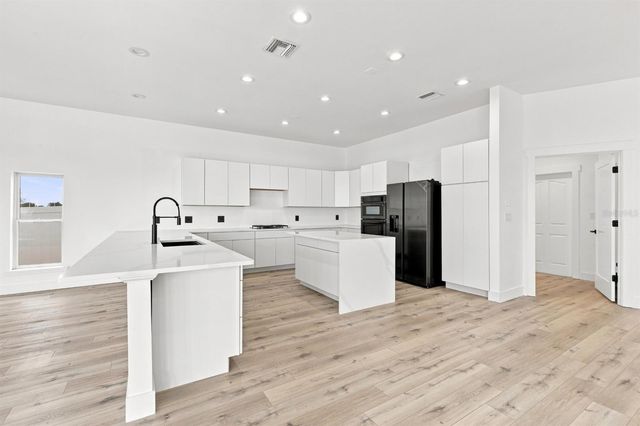 461 PALM ISLAND NE, Clearwater Beach, FL 33767