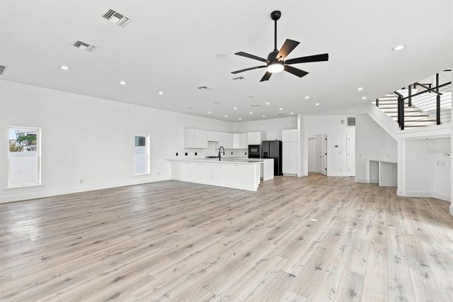 461 PALM ISLAND NE, Clearwater Beach, FL 33767