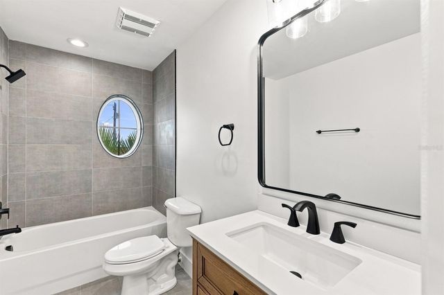 461 PALM ISLAND NE, Clearwater Beach, FL 33767