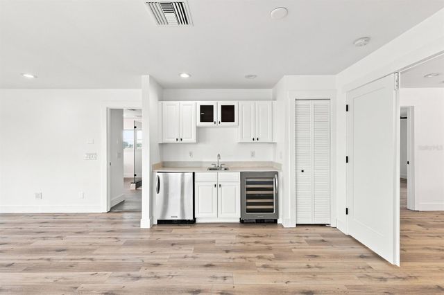461 PALM ISLAND NE, Clearwater Beach, FL 33767