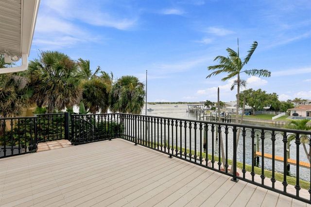 461 PALM ISLAND NE, Clearwater Beach, FL 33767