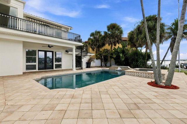 461 PALM ISLAND NE, Clearwater Beach, FL 33767