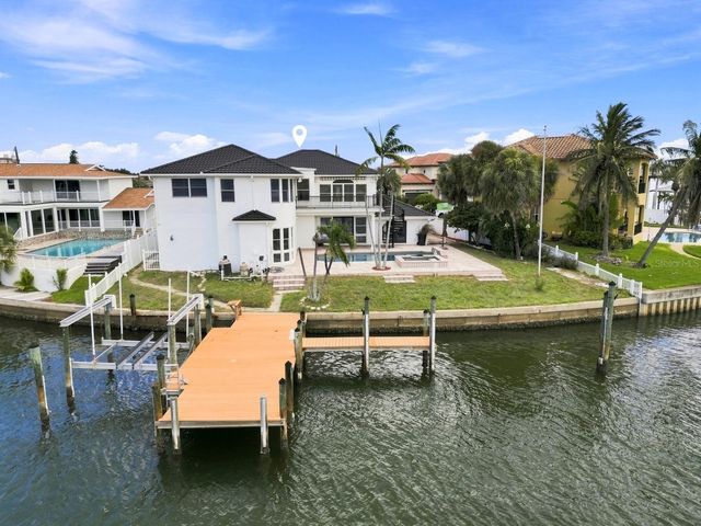 461 PALM ISLAND NE, Clearwater Beach, FL 33767