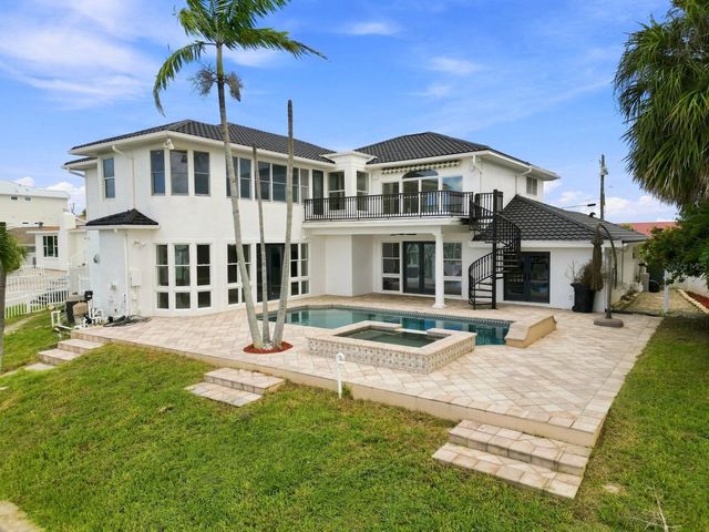 461 PALM ISLAND NE, Clearwater Beach, FL 33767