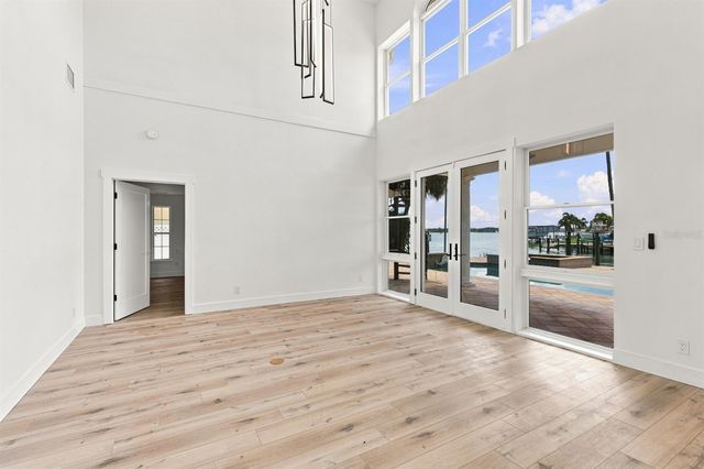 461 PALM ISLAND NE, Clearwater Beach, FL 33767