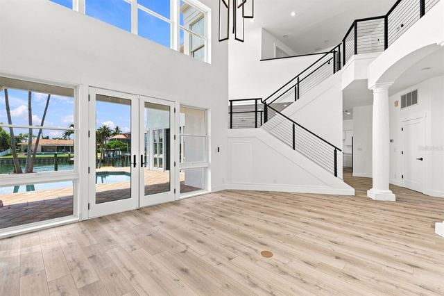 461 PALM ISLAND NE, Clearwater Beach, FL 33767