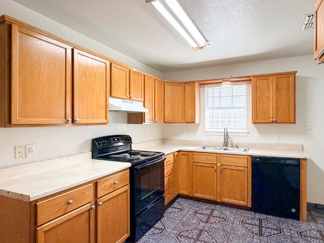 1202 Spell Avenue, Cleburne, TX 76033