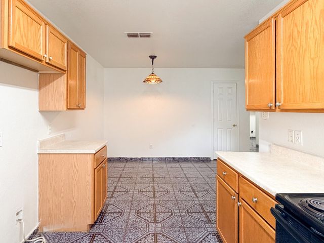 1202 Spell Avenue, Cleburne, TX 76033
