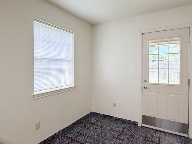 1202 Spell Avenue, Cleburne, TX 76033