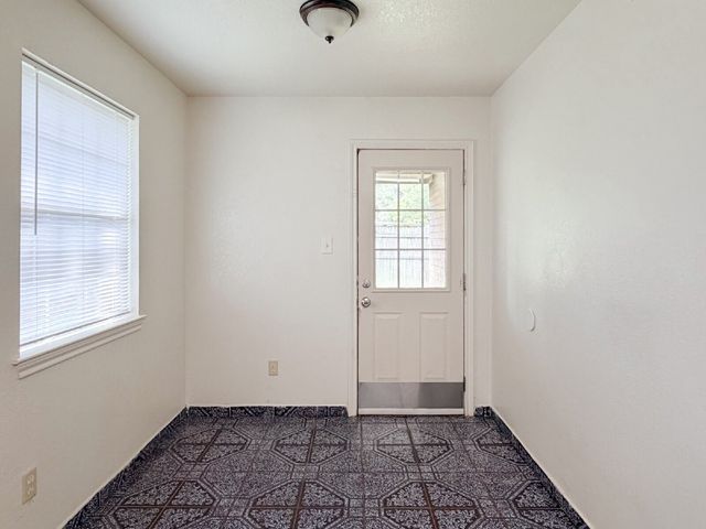 1202 Spell Avenue, Cleburne, TX 76033