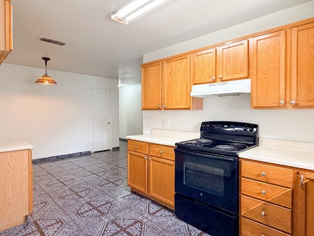 1202 Spell Avenue, Cleburne, TX 76033