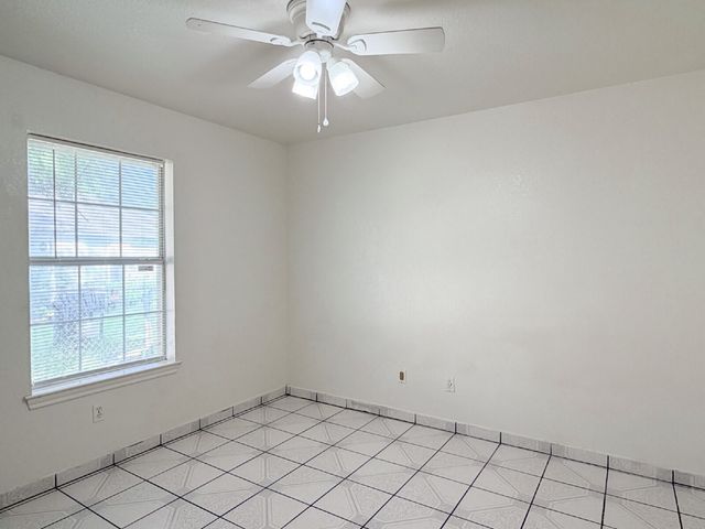 1202 Spell Avenue, Cleburne, TX 76033