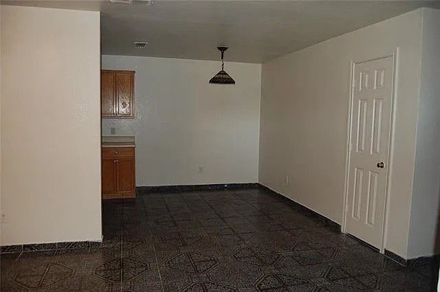 1202 Spell Avenue, Cleburne, TX 76033