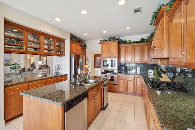 3859 Sea Lavender Court, Redding, CA 96001