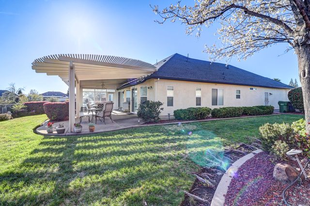 3859 Sea Lavender Court, Redding, CA 96001
