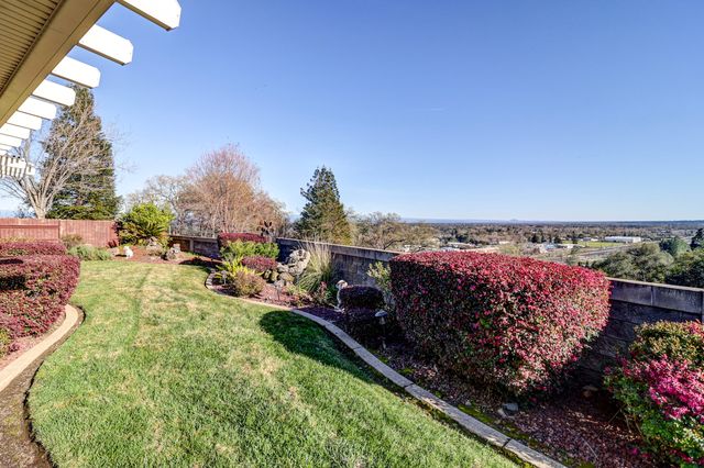 3859 Sea Lavender Court, Redding, CA 96001